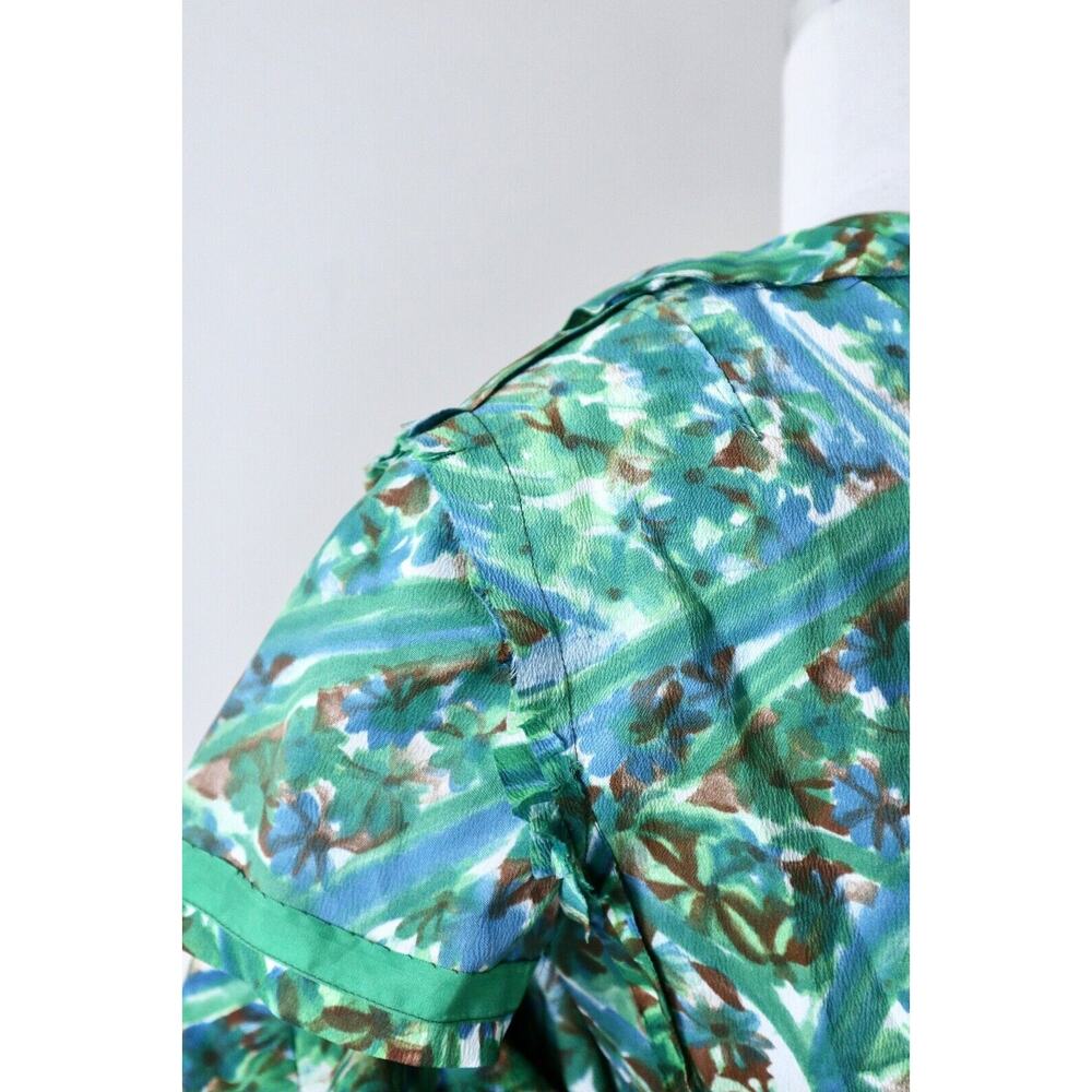 Vintage 1960s Abstract Print Short Sleeve Blouse Button Back Top Poly Crepe - Picture 10 of 10